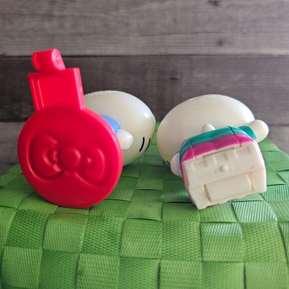 Lot 2 Sanrio 2015 Hello Kitty McDonald's Happy Meal Toy Sticker Stamp Embossing - Picture 4 of 5